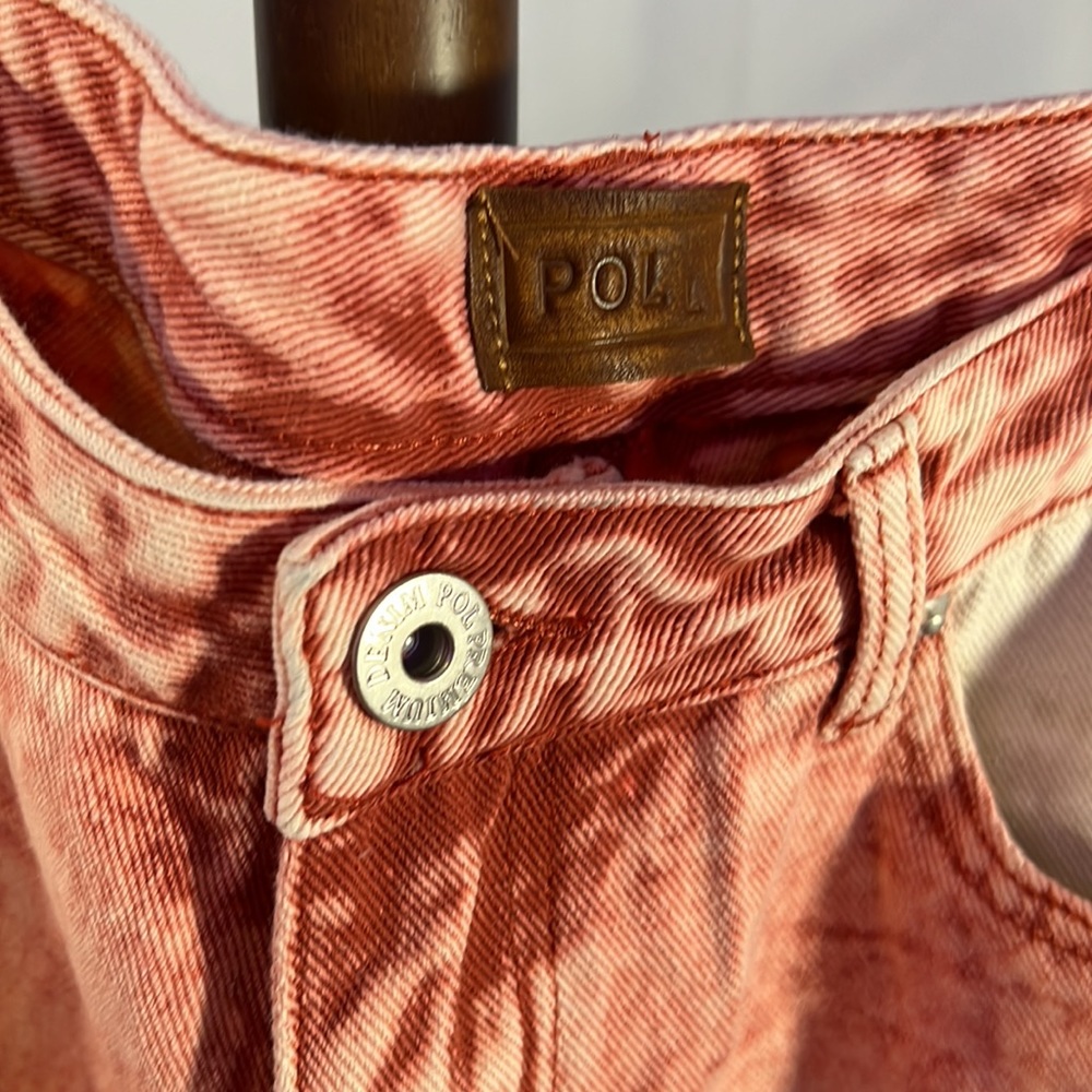 Acid washed distressed denim jeans. - Picture 3 of 6